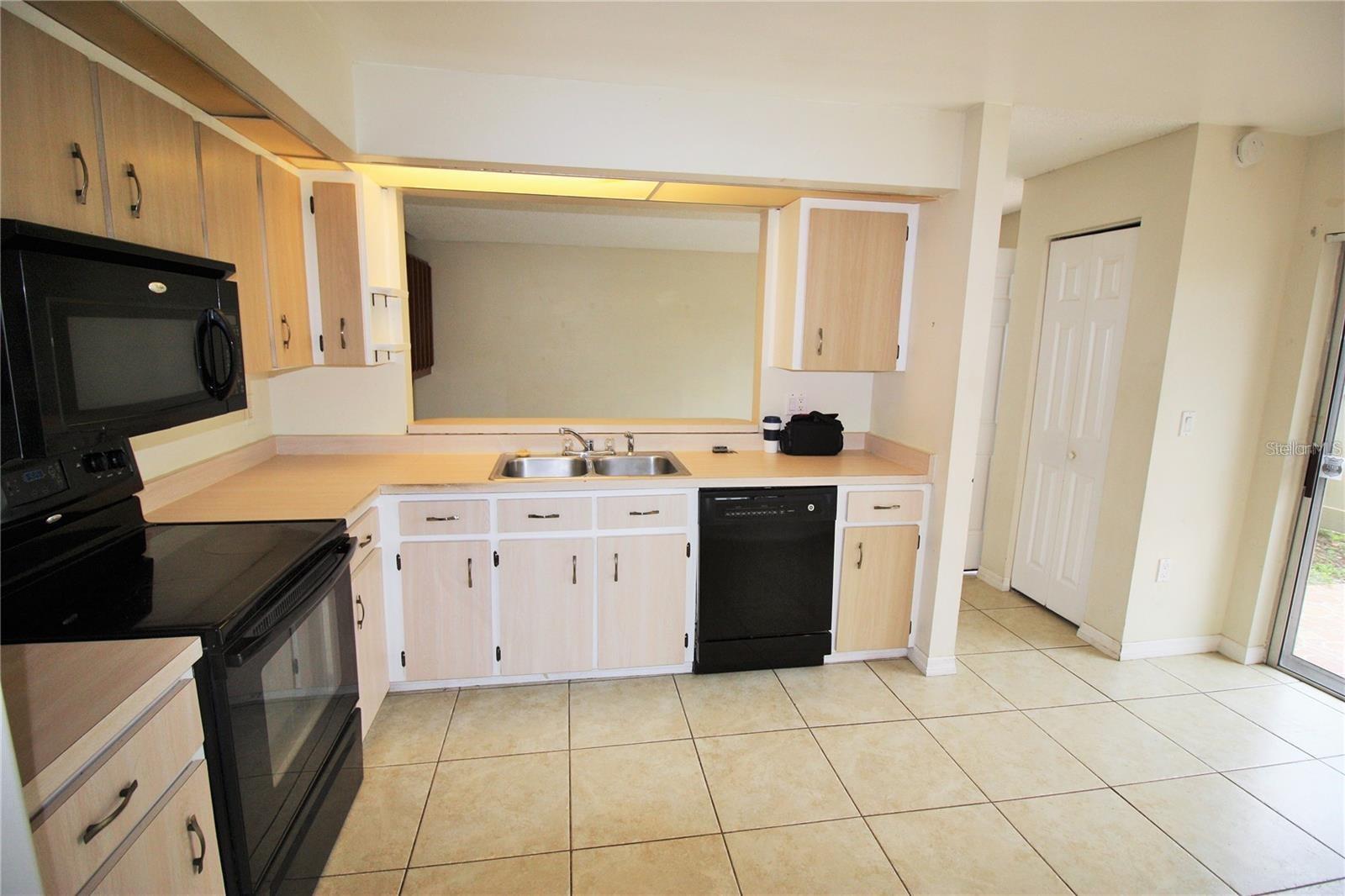 Image 3 of 20 For 4684 Pheasant Run Drive 3b