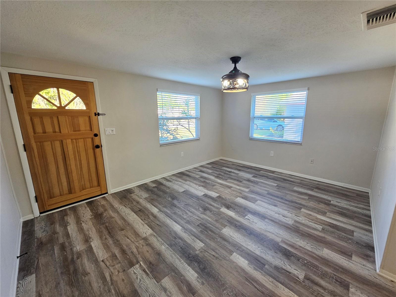 Image 6 of 27 For 4849 Camphor Avenue