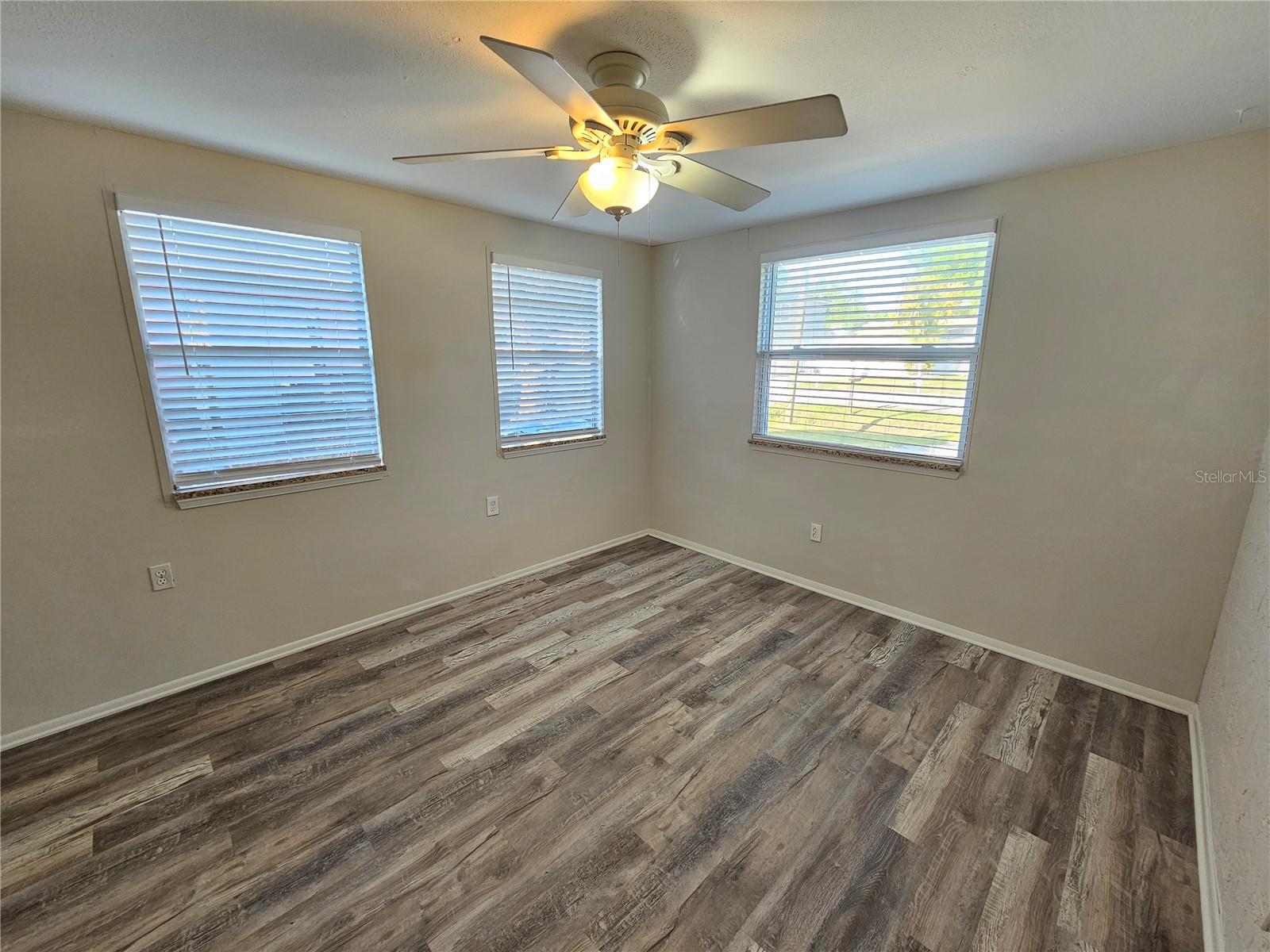 Image 9 of 27 For 4849 Camphor Avenue