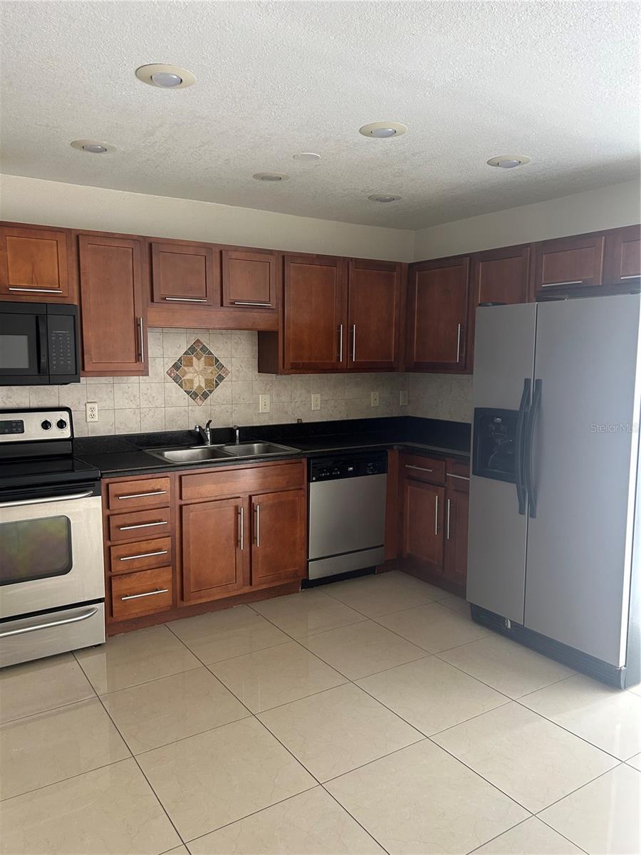 Image 2 of 17 For 1918 Conway Road 2