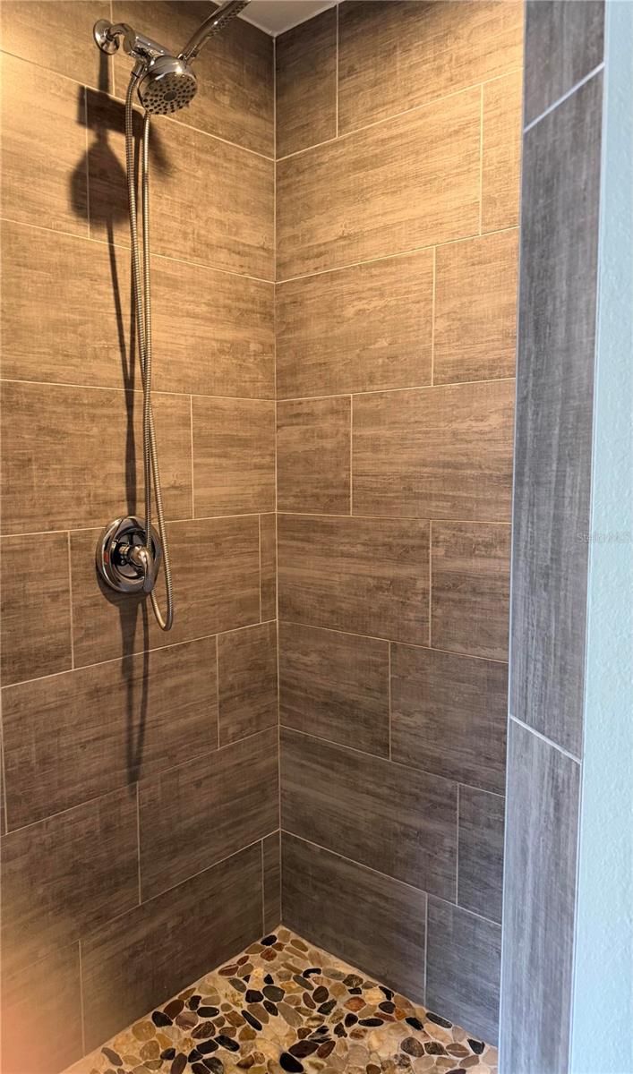 Image 10 of 16 For 13726 Meadowpark Avenue