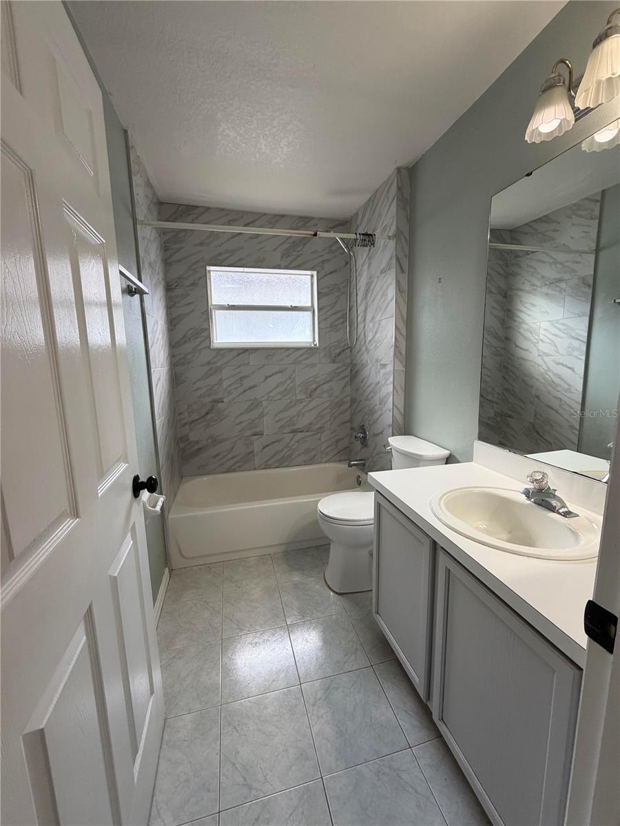 Image 13 of 16 For 13726 Meadowpark Avenue