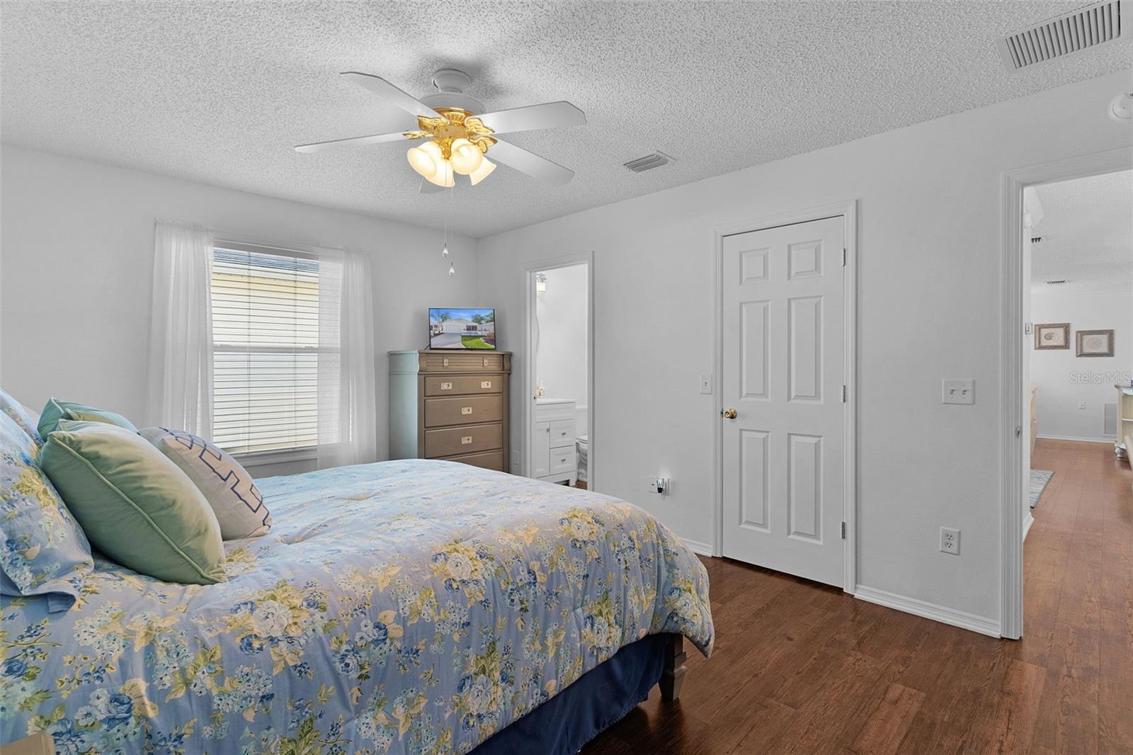 Image 24 of 34 For 17431 93rd Retford Terrace