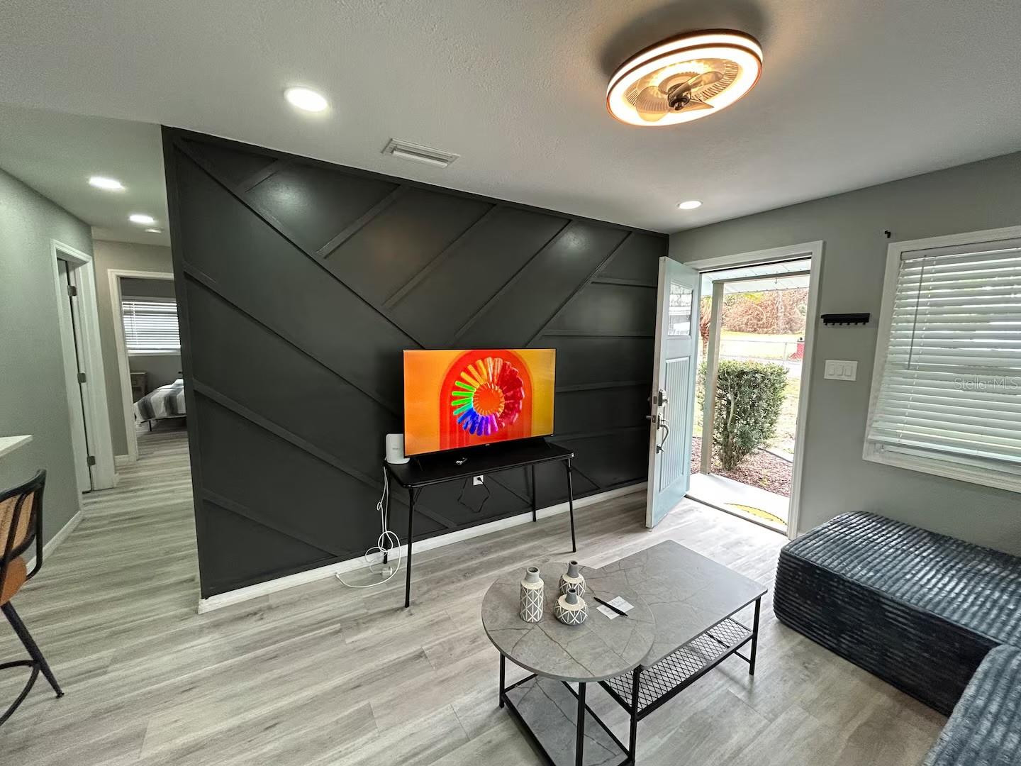 Image 10 of 26 For 1723 Bush Avenue