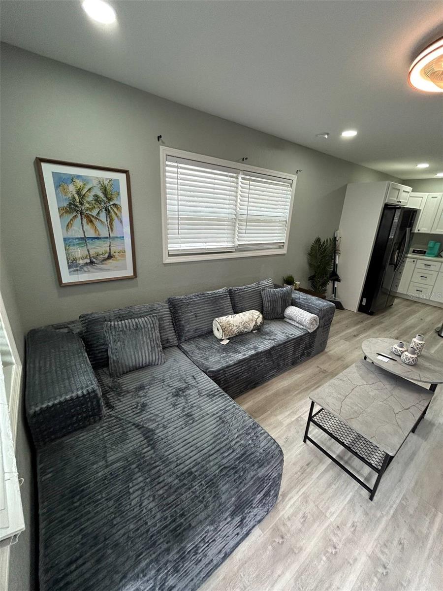 Image 11 of 26 For 1723 Bush Avenue