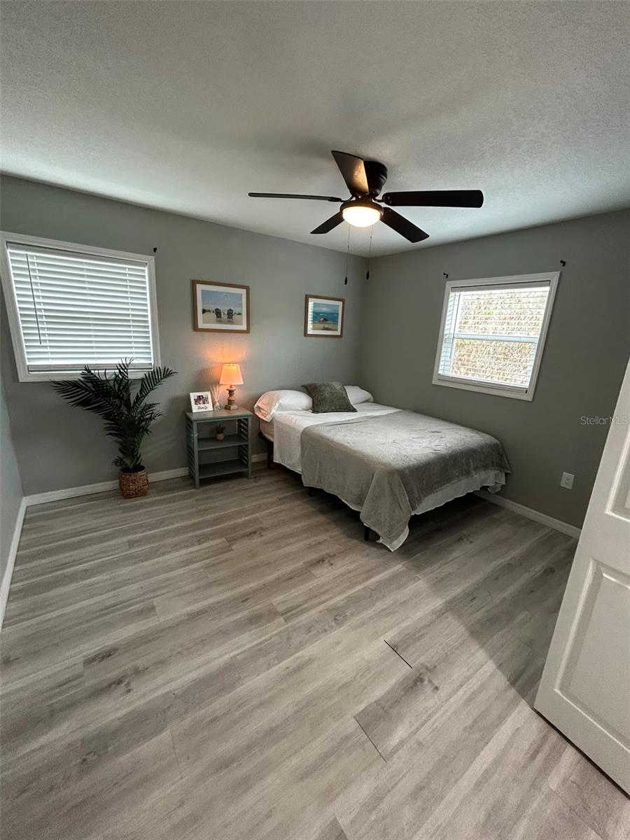 Image 17 of 26 For 1723 Bush Avenue