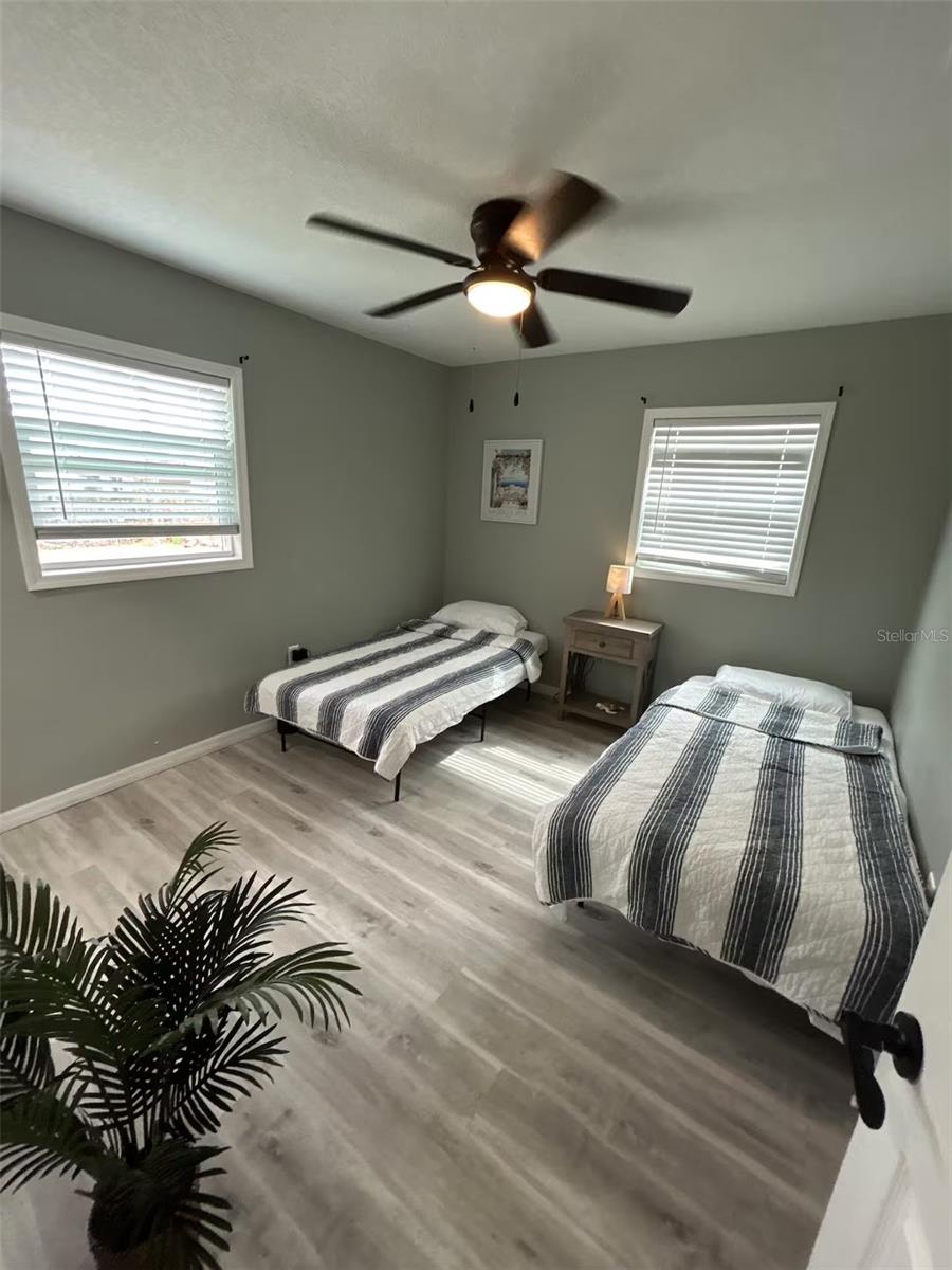 Image 18 of 26 For 1723 Bush Avenue