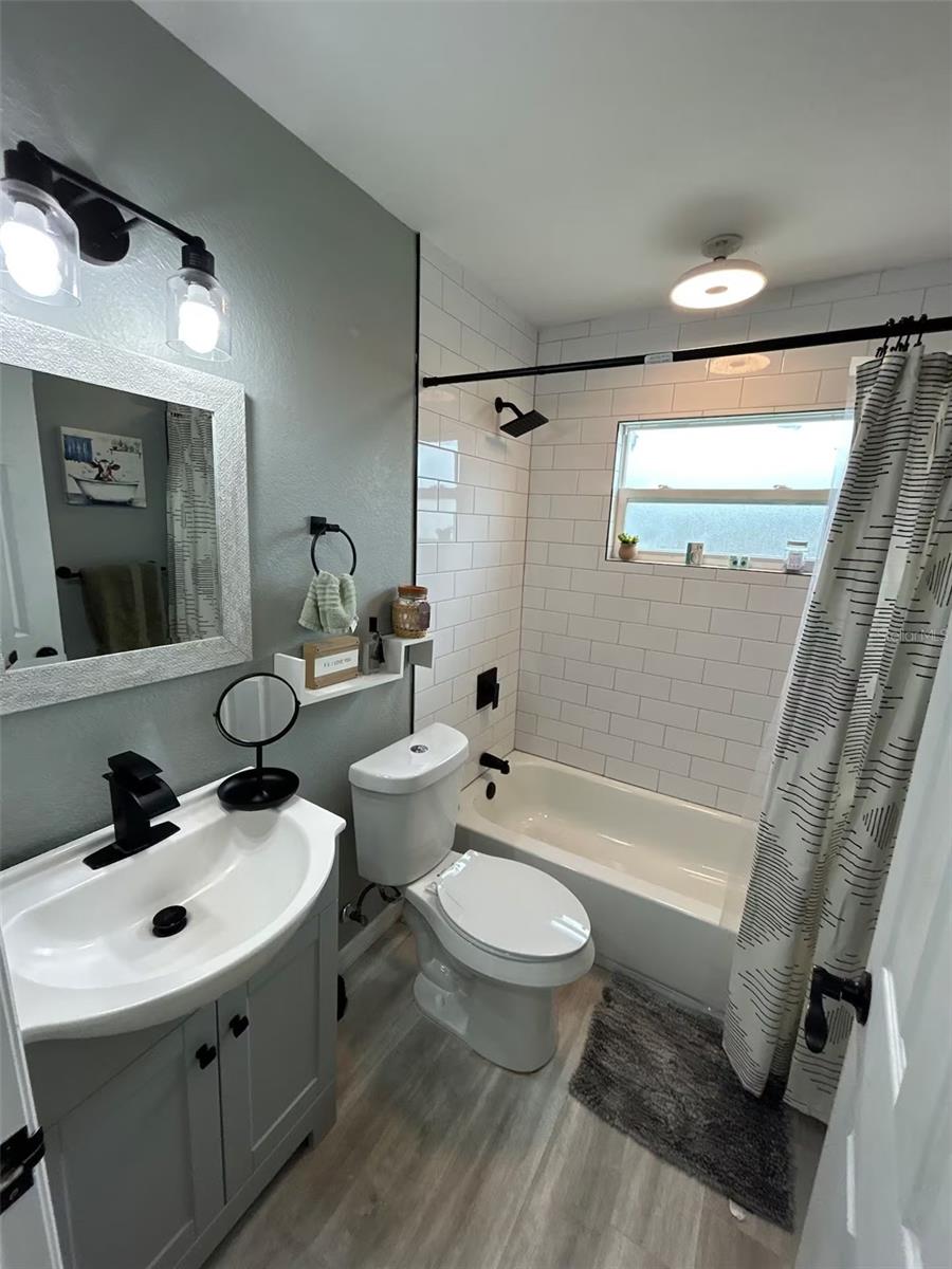 Image 20 of 26 For 1723 Bush Avenue