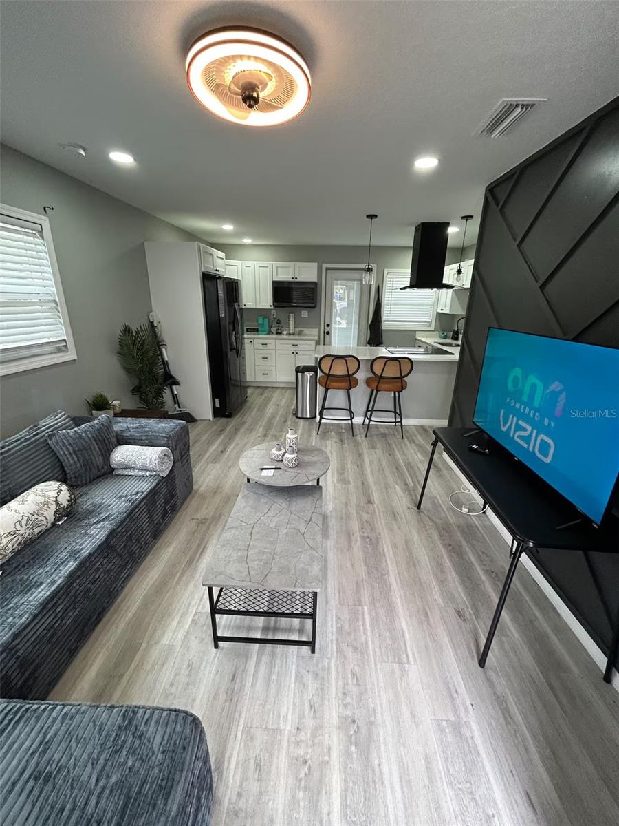 Image 9 of 26 For 1723 Bush Avenue