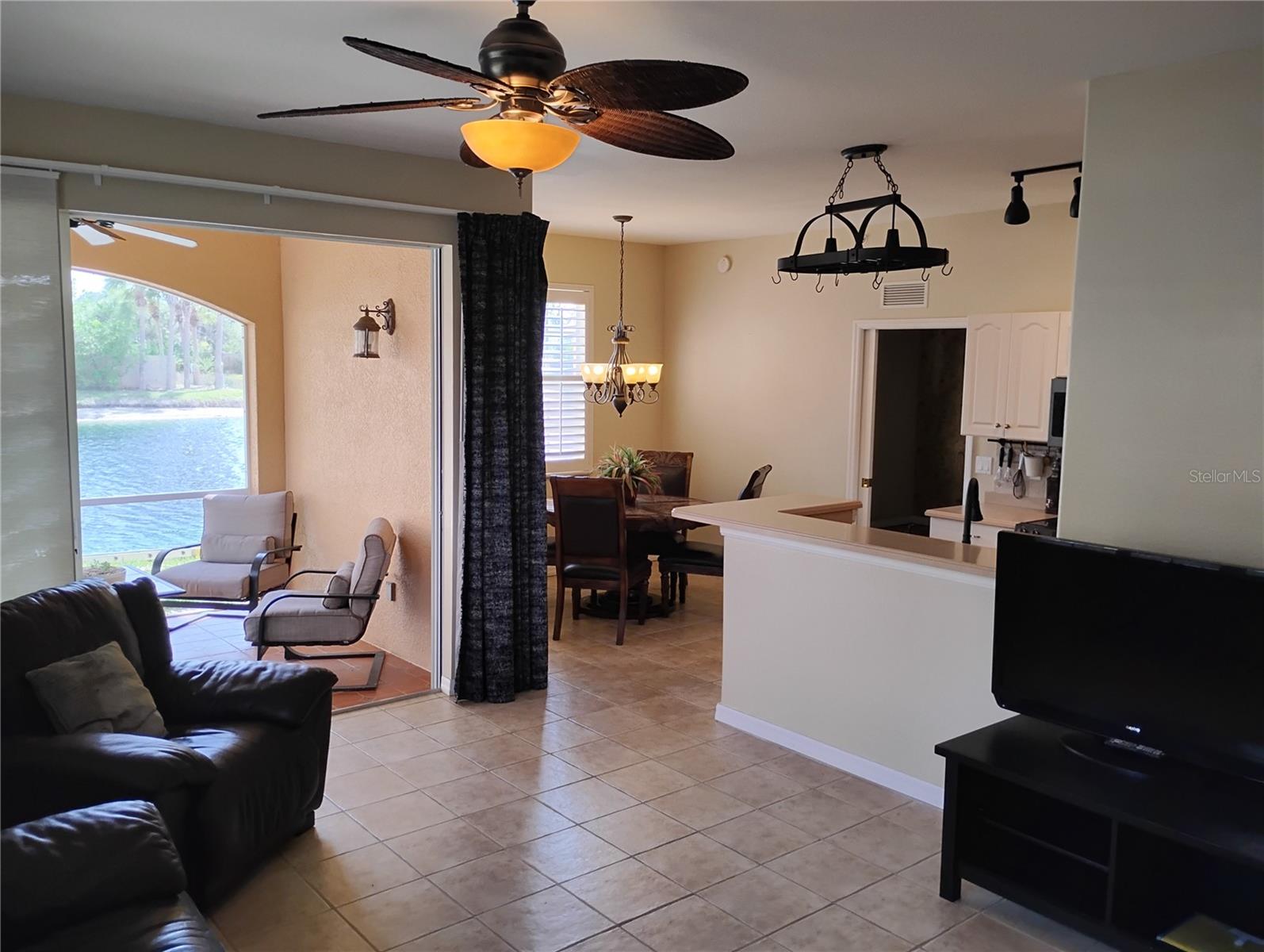 Image 18 of 76 For 1761 Auburn Lakes Drive 11