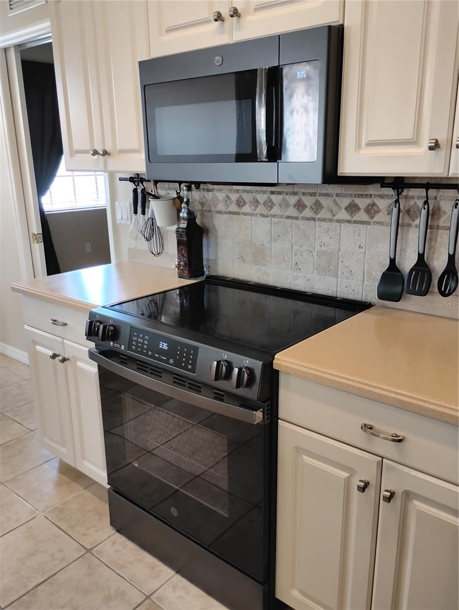 Image 36 of 76 For 1761 Auburn Lakes Drive 11