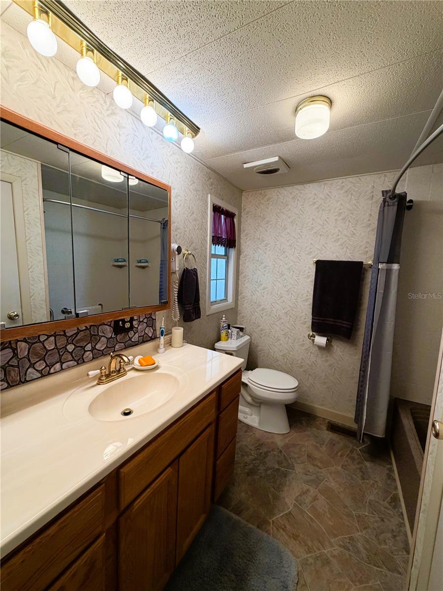 Image 32 of 44 For 121 Azalea Trail