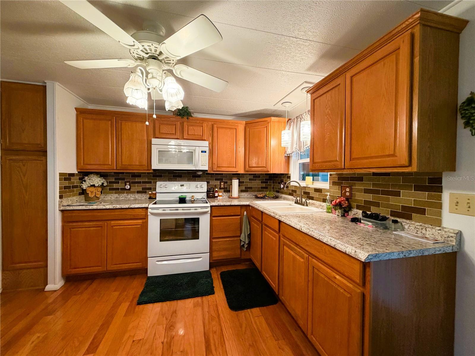 Image 9 of 44 For 121 Azalea Trail