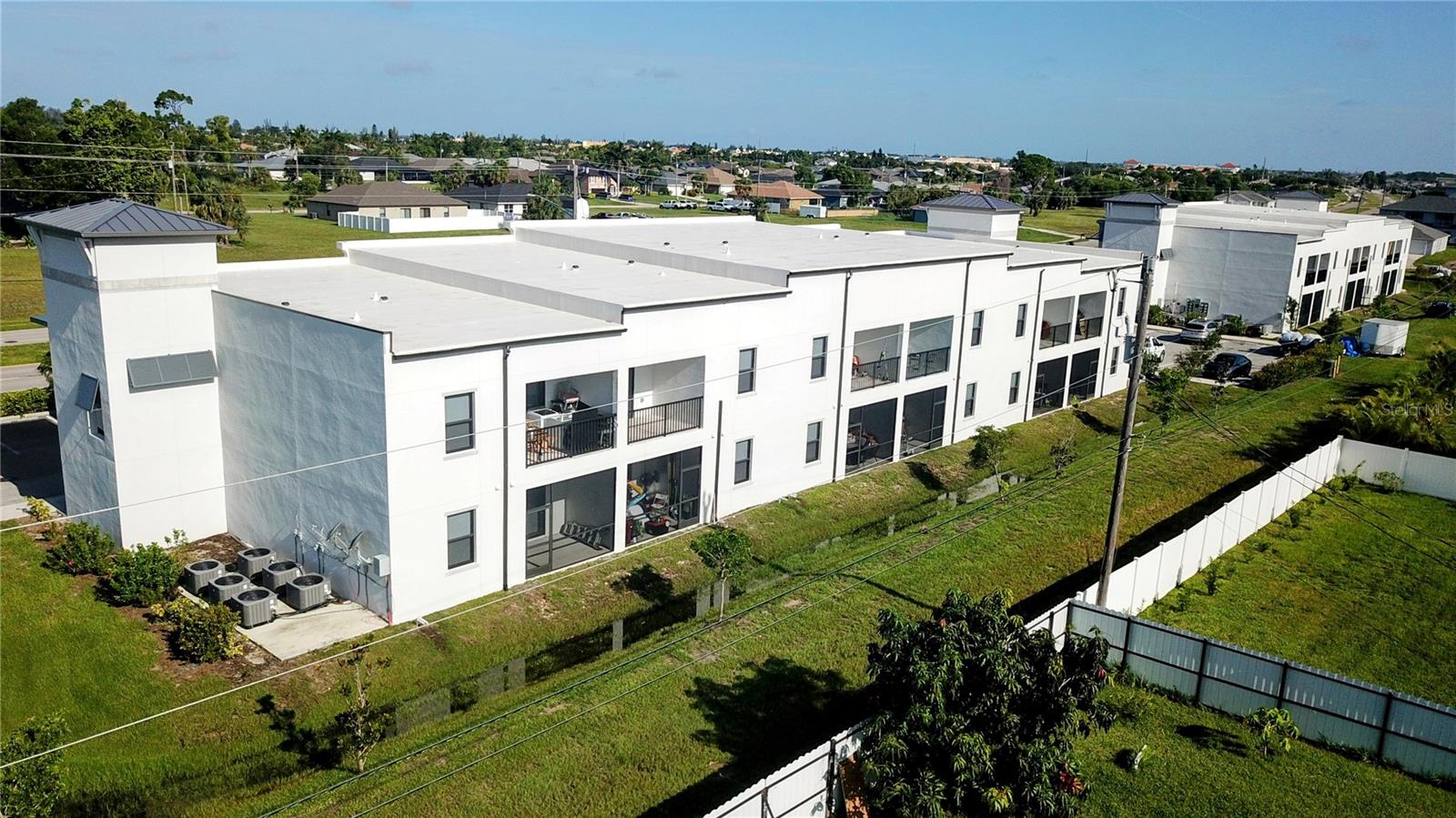 Image 4 of 8 For 907 Skyline Boulevard 915