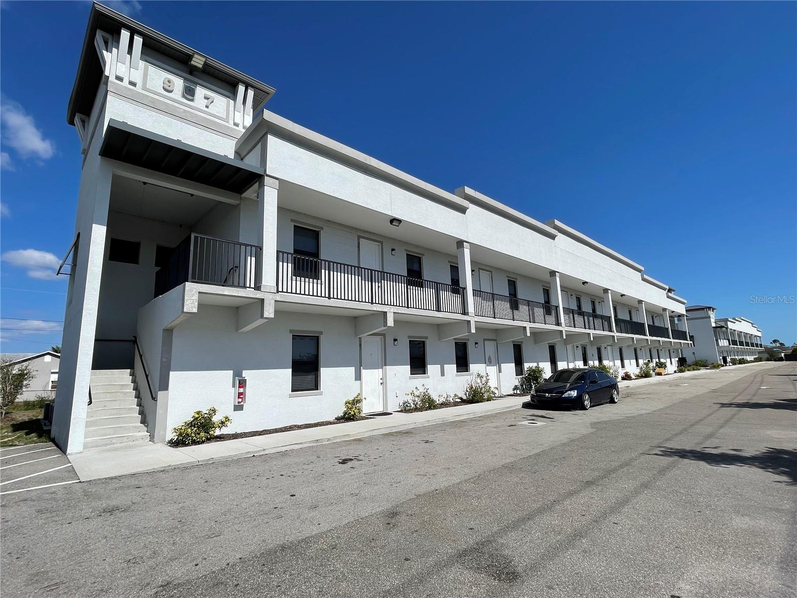 Image 6 of 8 For 907 Skyline Boulevard 915