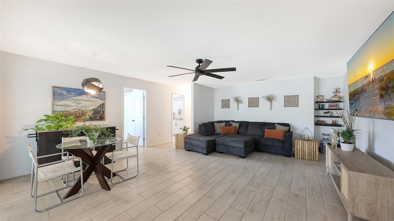 Listing photo id 9 for 589 Commonwealth Lane