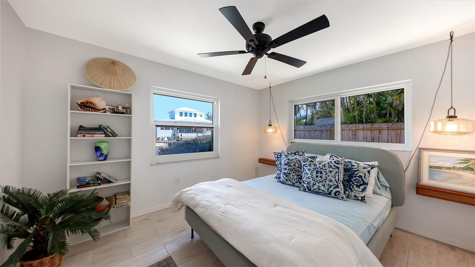 Listing photo id 16 for 589 Commonwealth Lane