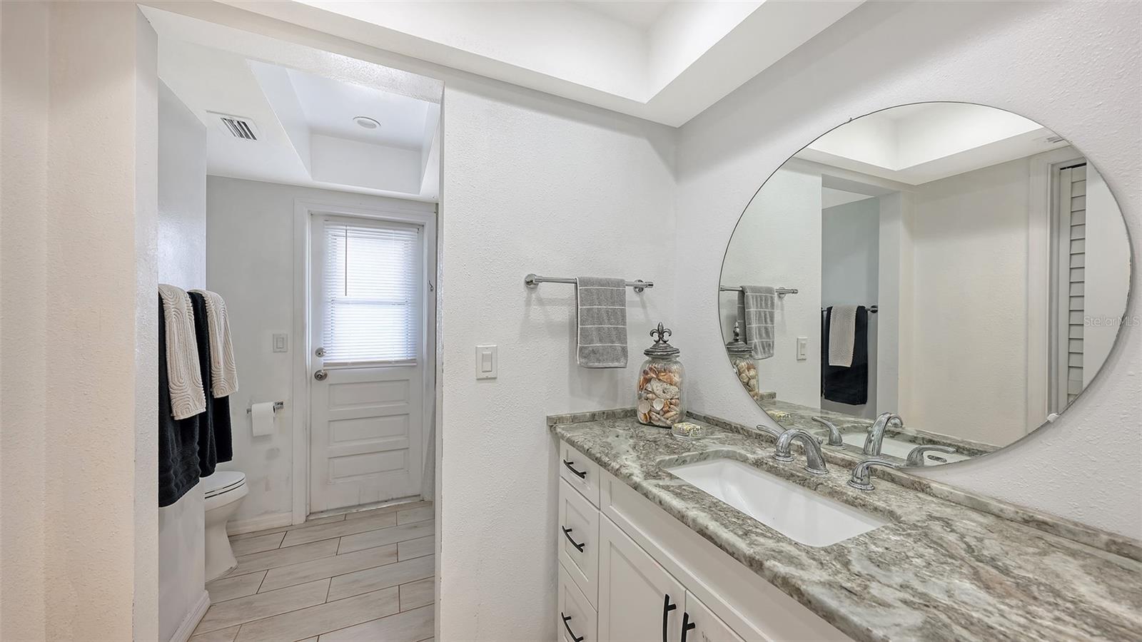 Listing photo id 22 for 589 Commonwealth Lane
