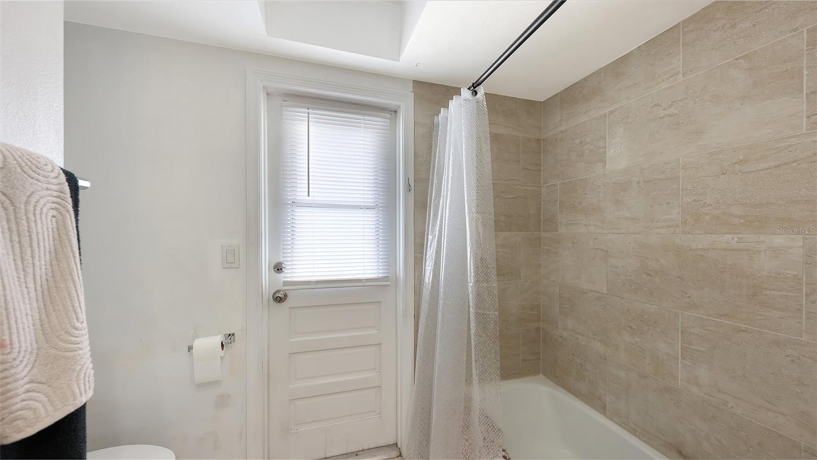 Listing photo id 23 for 589 Commonwealth Lane