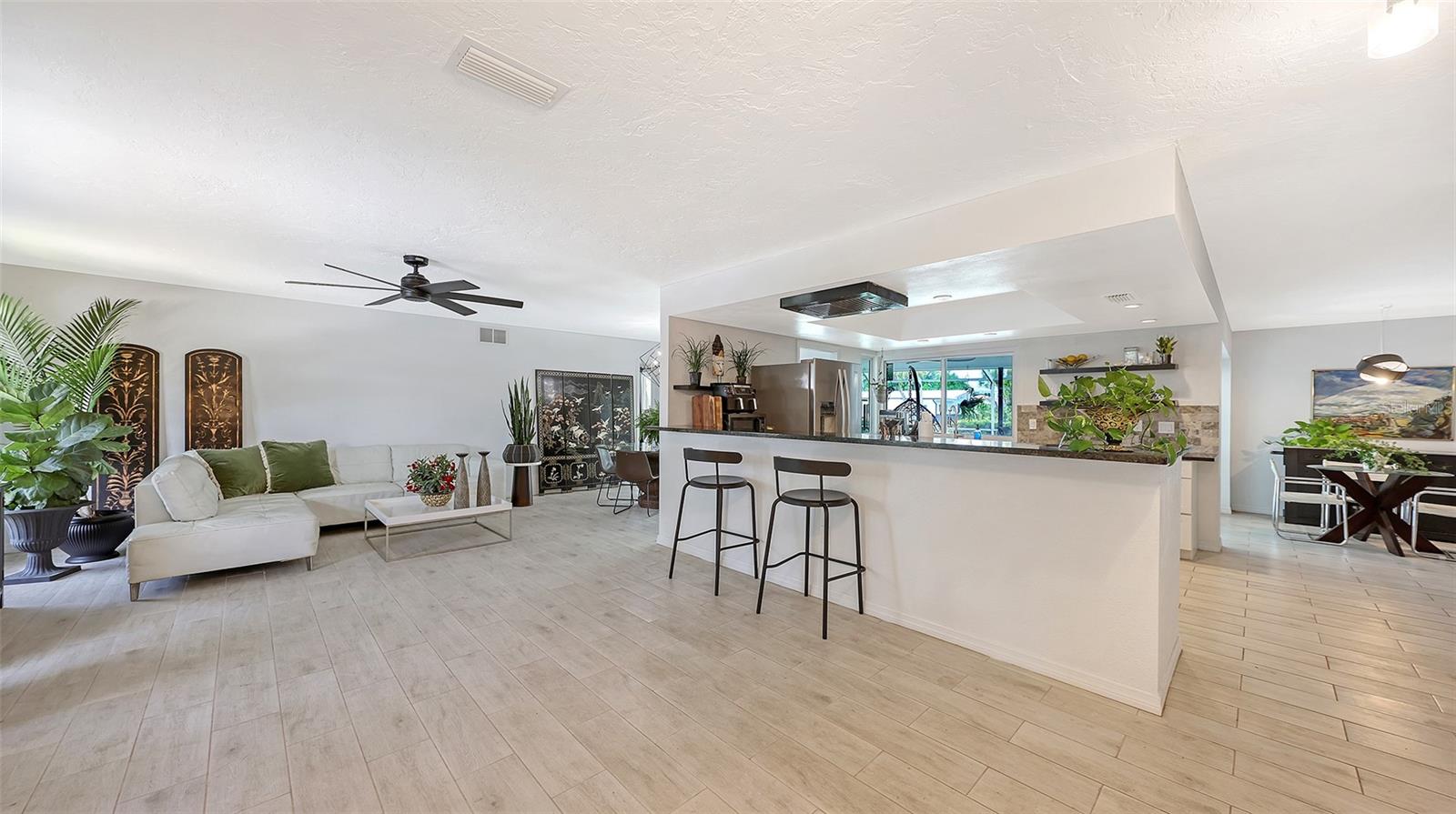 Listing photo id 1 for 589 Commonwealth Lane