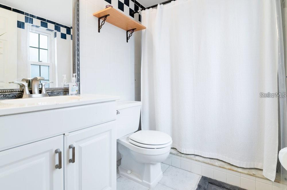 Image 11 of 17 For 1000 Semoran Boulevard 815