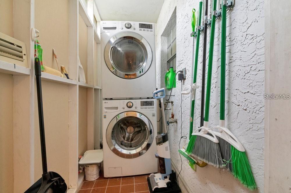 Image 13 of 17 For 1000 Semoran Boulevard 815