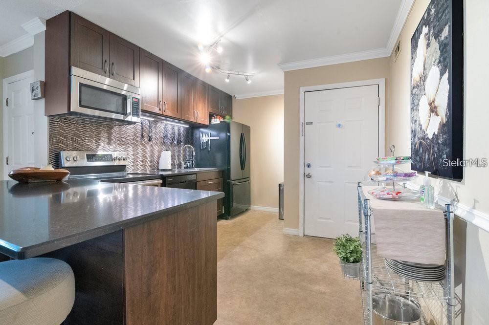 Image 6 of 17 For 1000 Semoran Boulevard 815