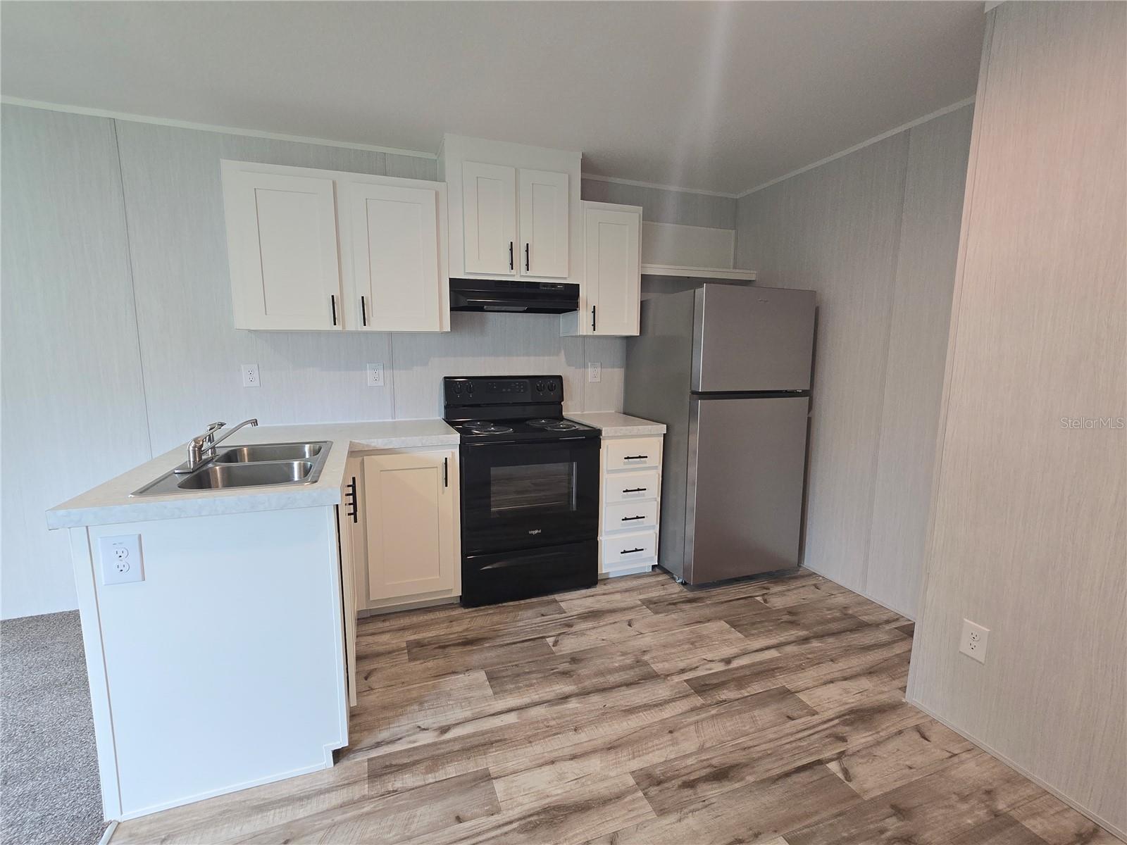 Image 11 of 20 For 24048 Ermine Road