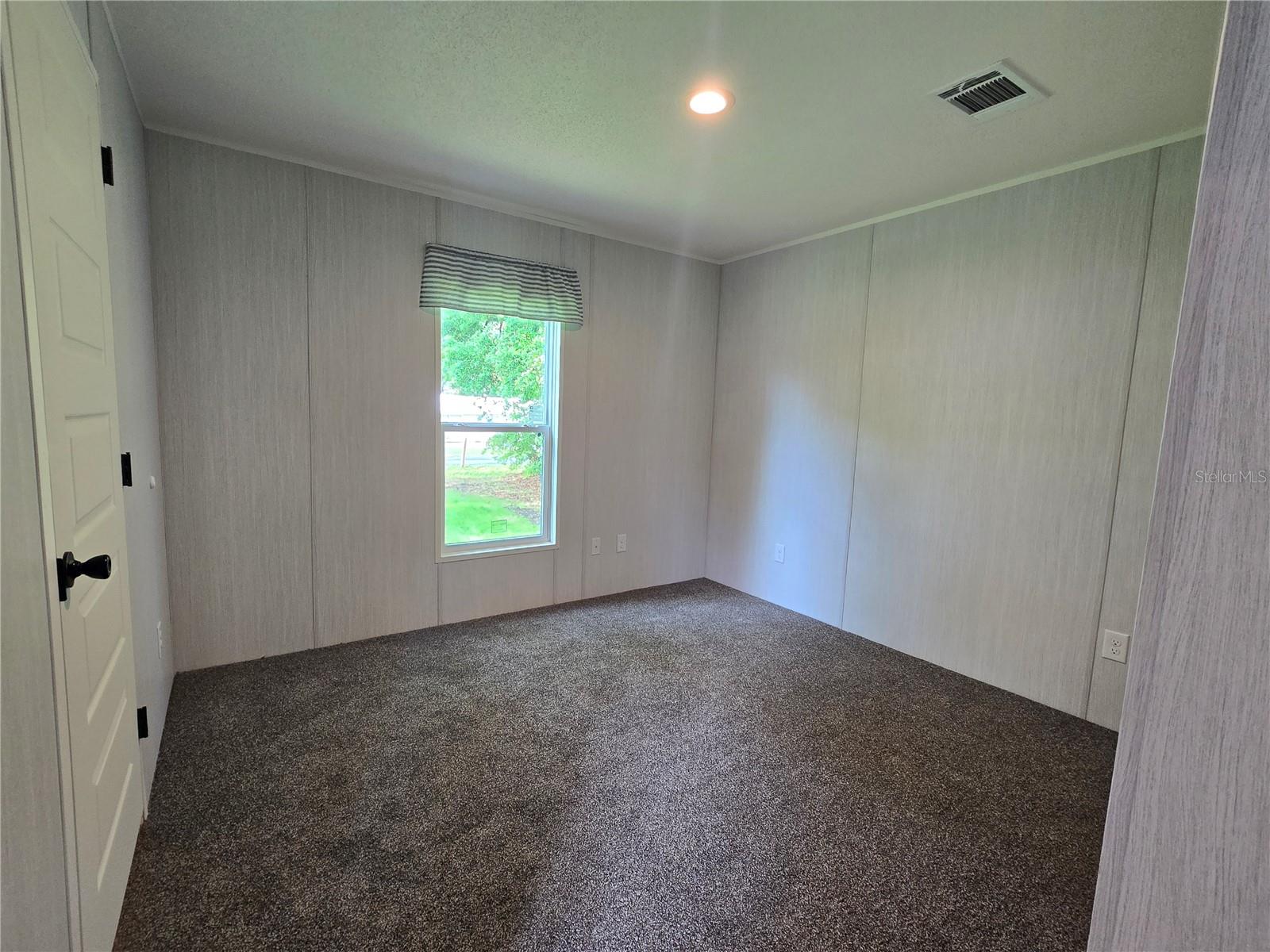 Image 17 of 20 For 24048 Ermine Road