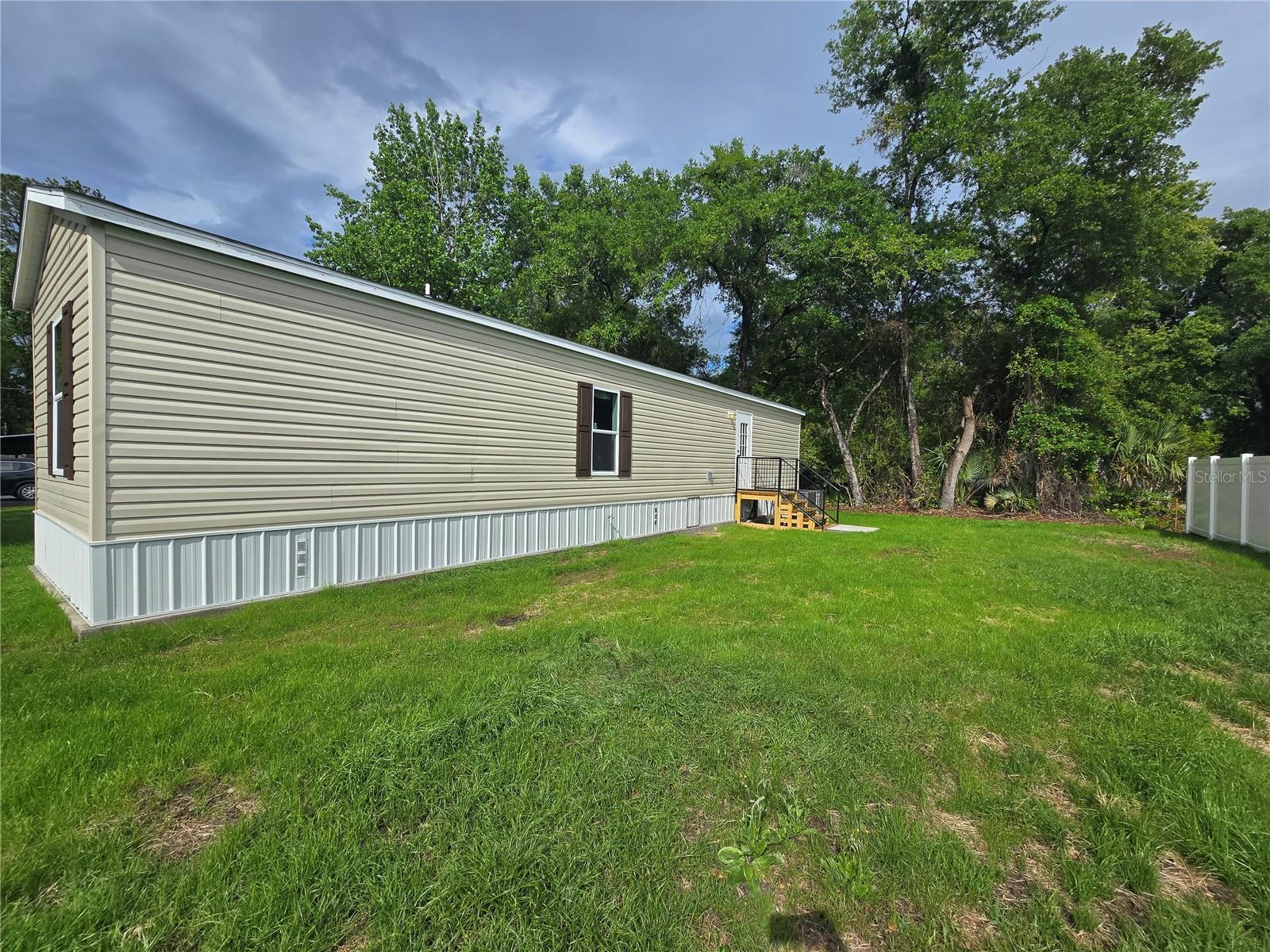 Image 3 of 20 For 24048 Ermine Road