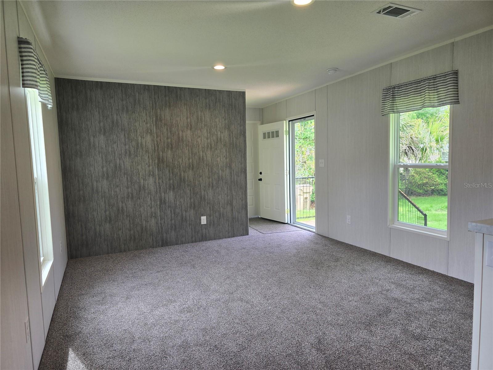 Image 7 of 20 For 24048 Ermine Road