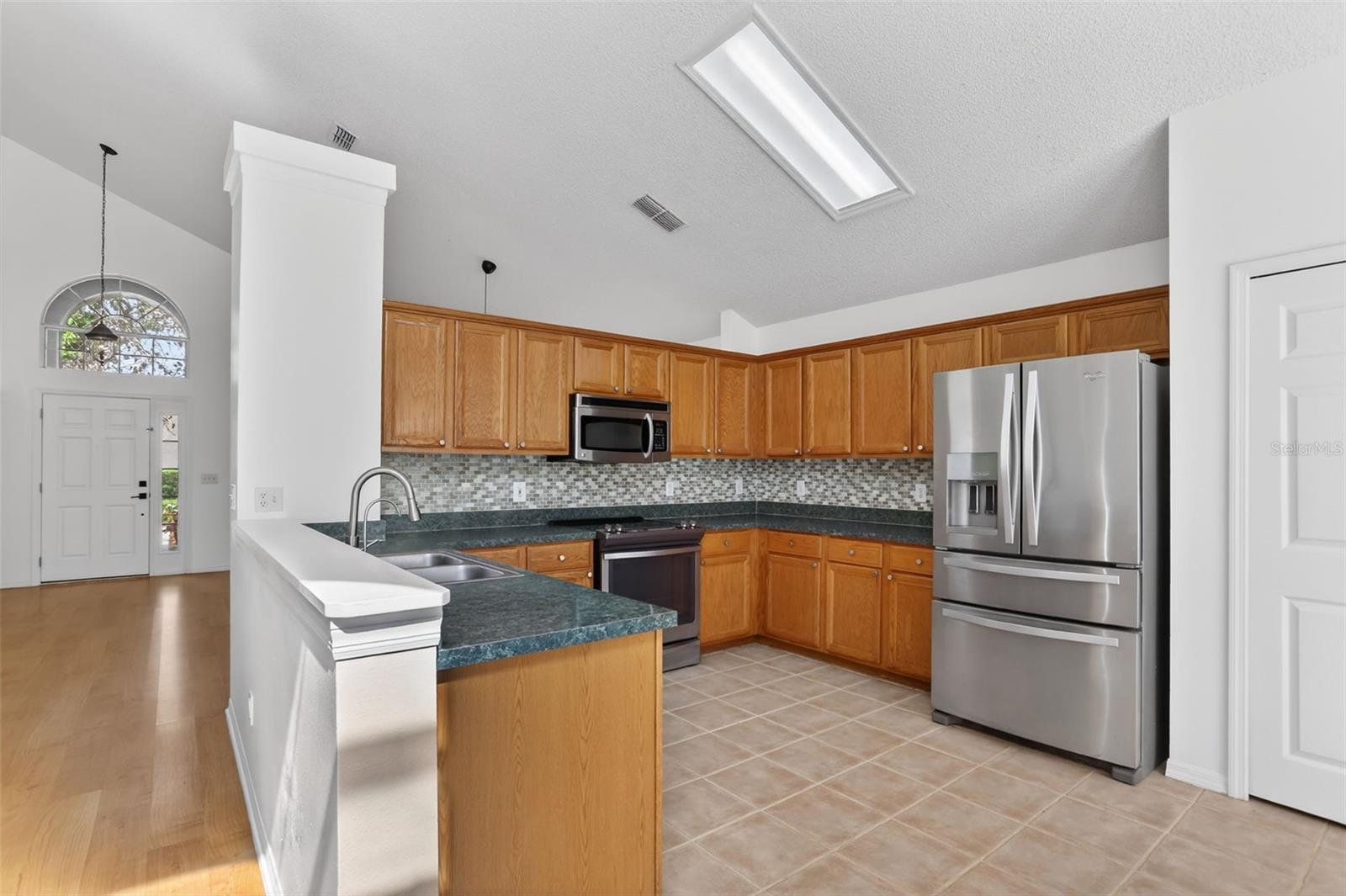 Image 13 of 56 For 2809 Runyon Circle