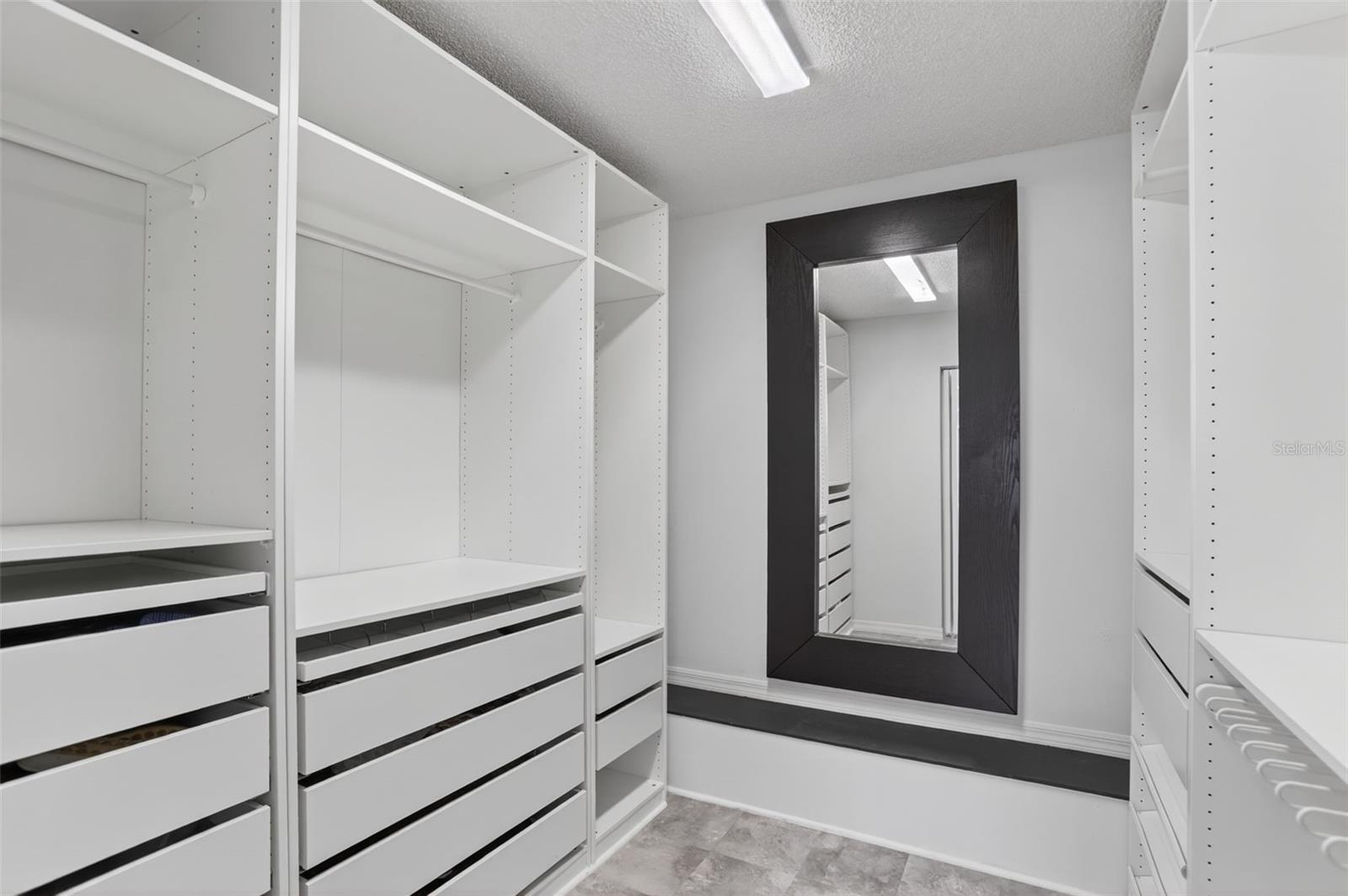 Image 24 of 56 For 2809 Runyon Circle