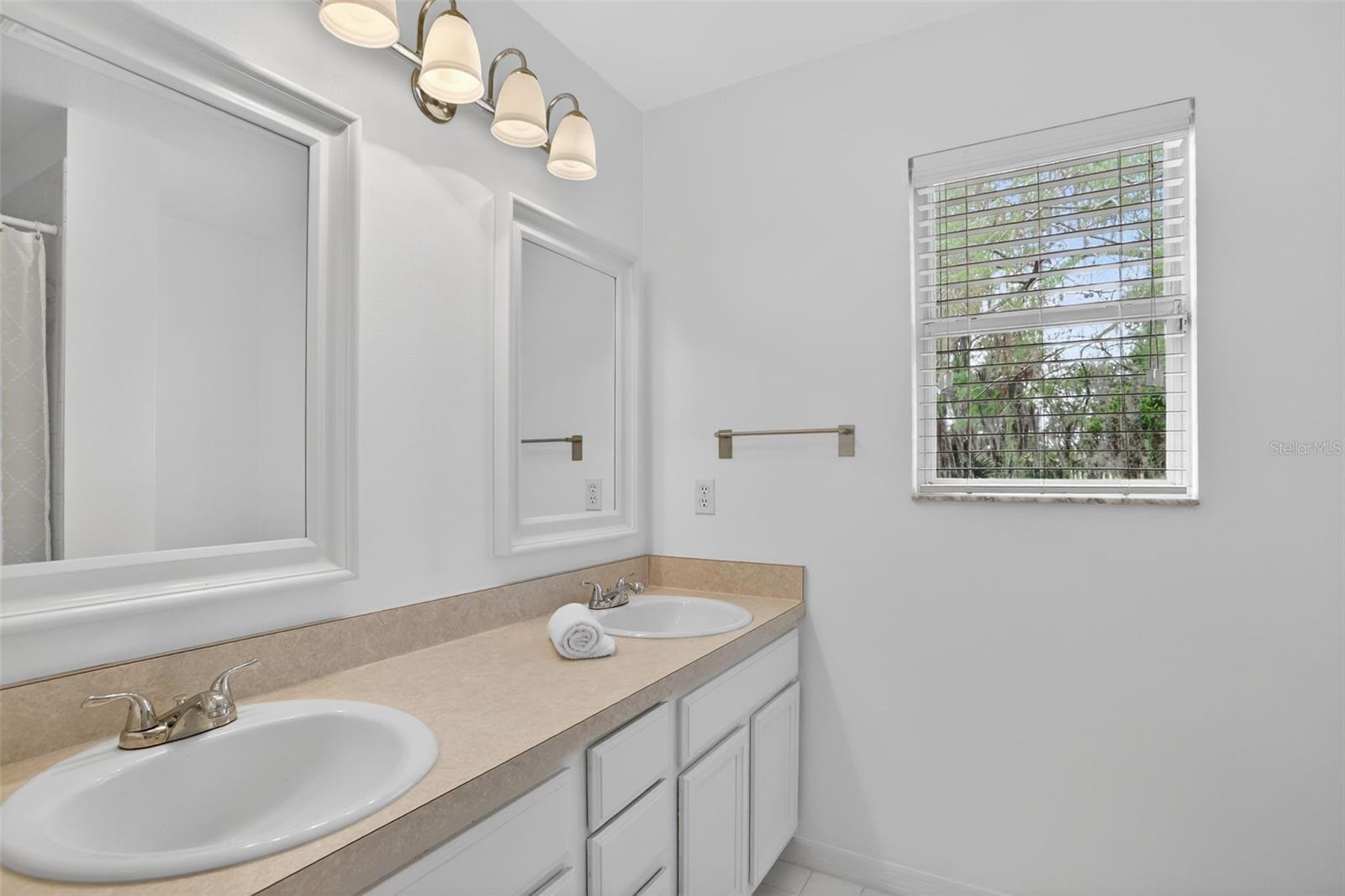 Image 29 of 56 For 2809 Runyon Circle