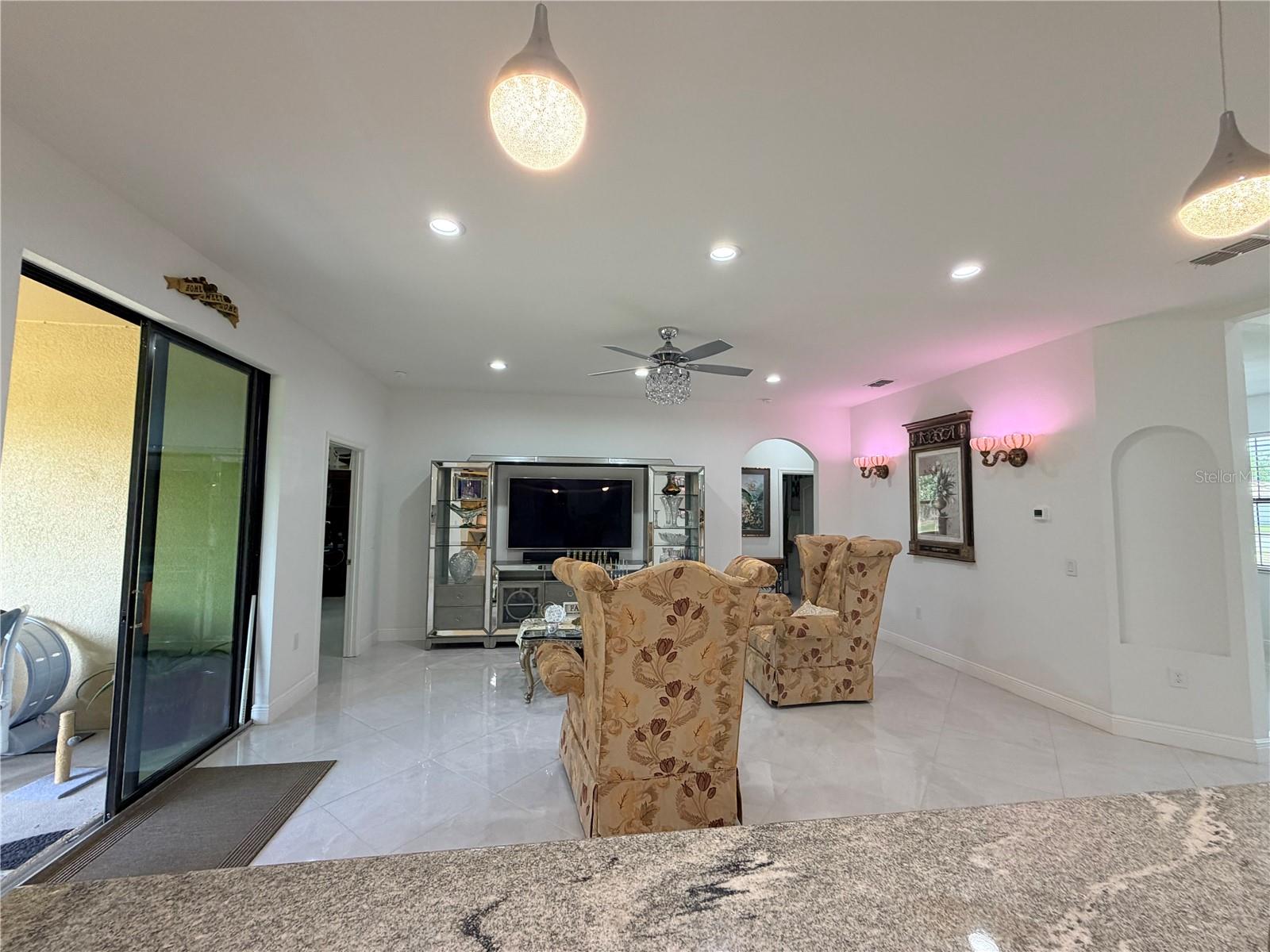 Image 10 of 83 For 1876 Creeks Vista Boulevard