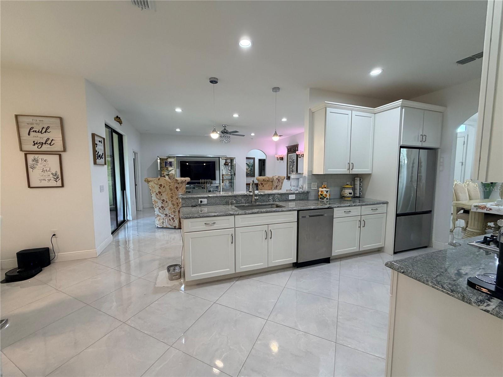 Image 14 of 83 For 1876 Creeks Vista Boulevard