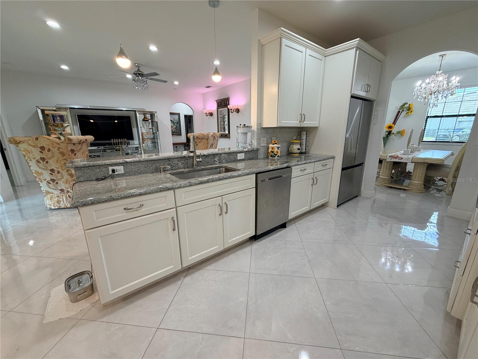 Image 16 of 83 For 1876 Creeks Vista Boulevard