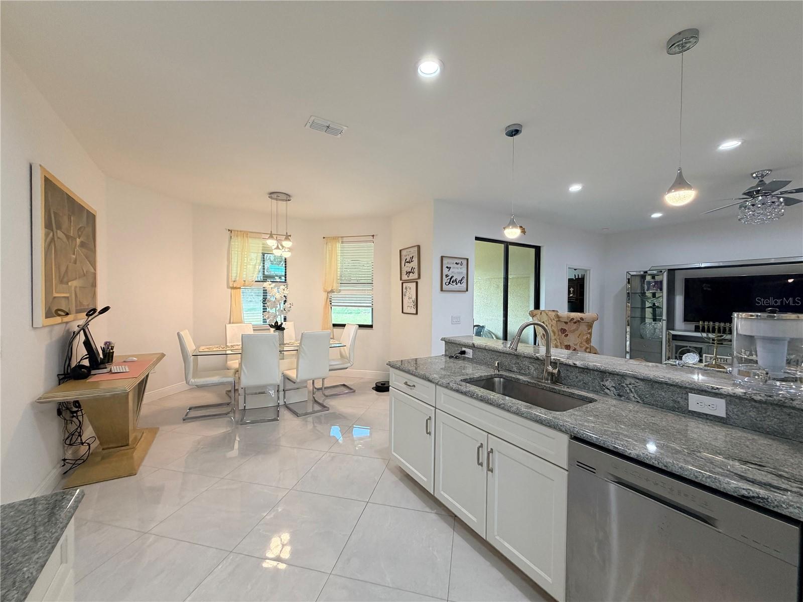 Image 21 of 83 For 1876 Creeks Vista Boulevard