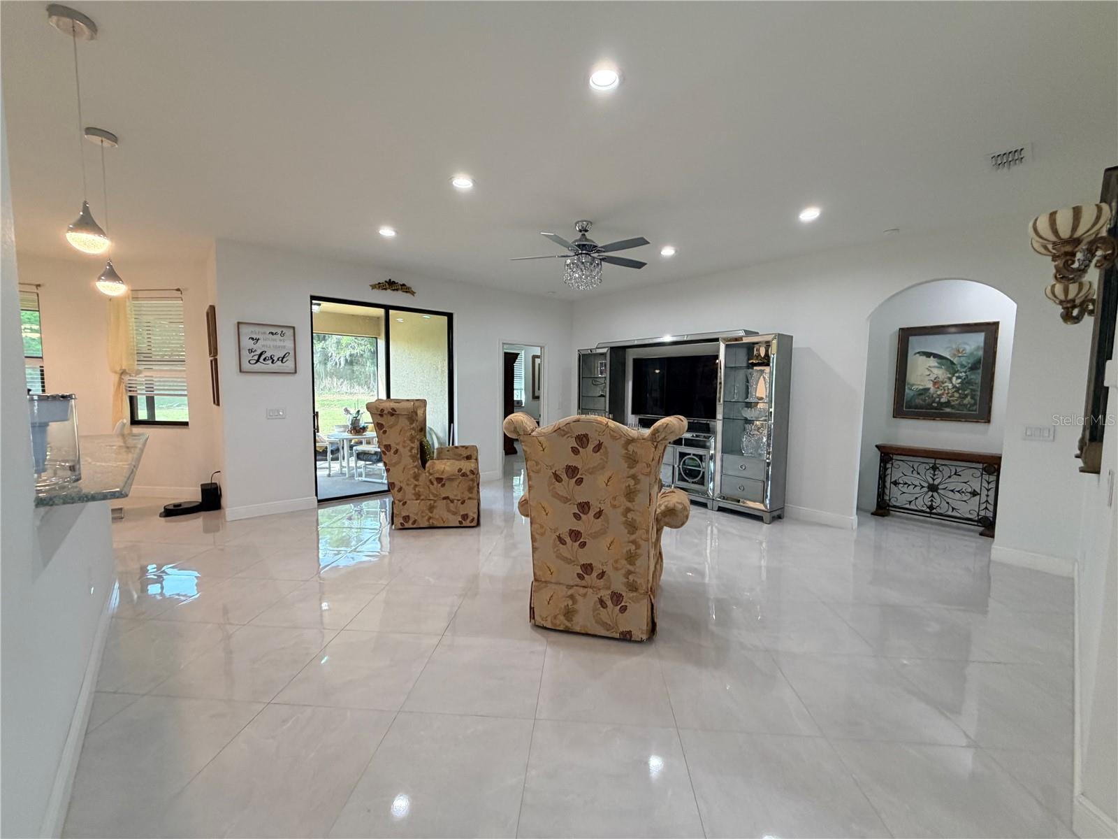 Image 3 of 83 For 1876 Creeks Vista Boulevard