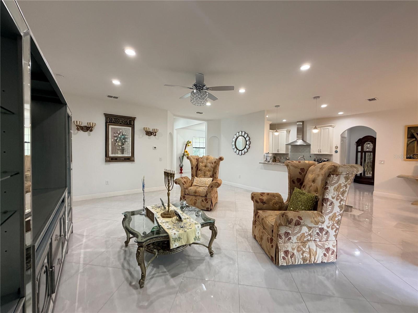 Image 5 of 83 For 1876 Creeks Vista Boulevard