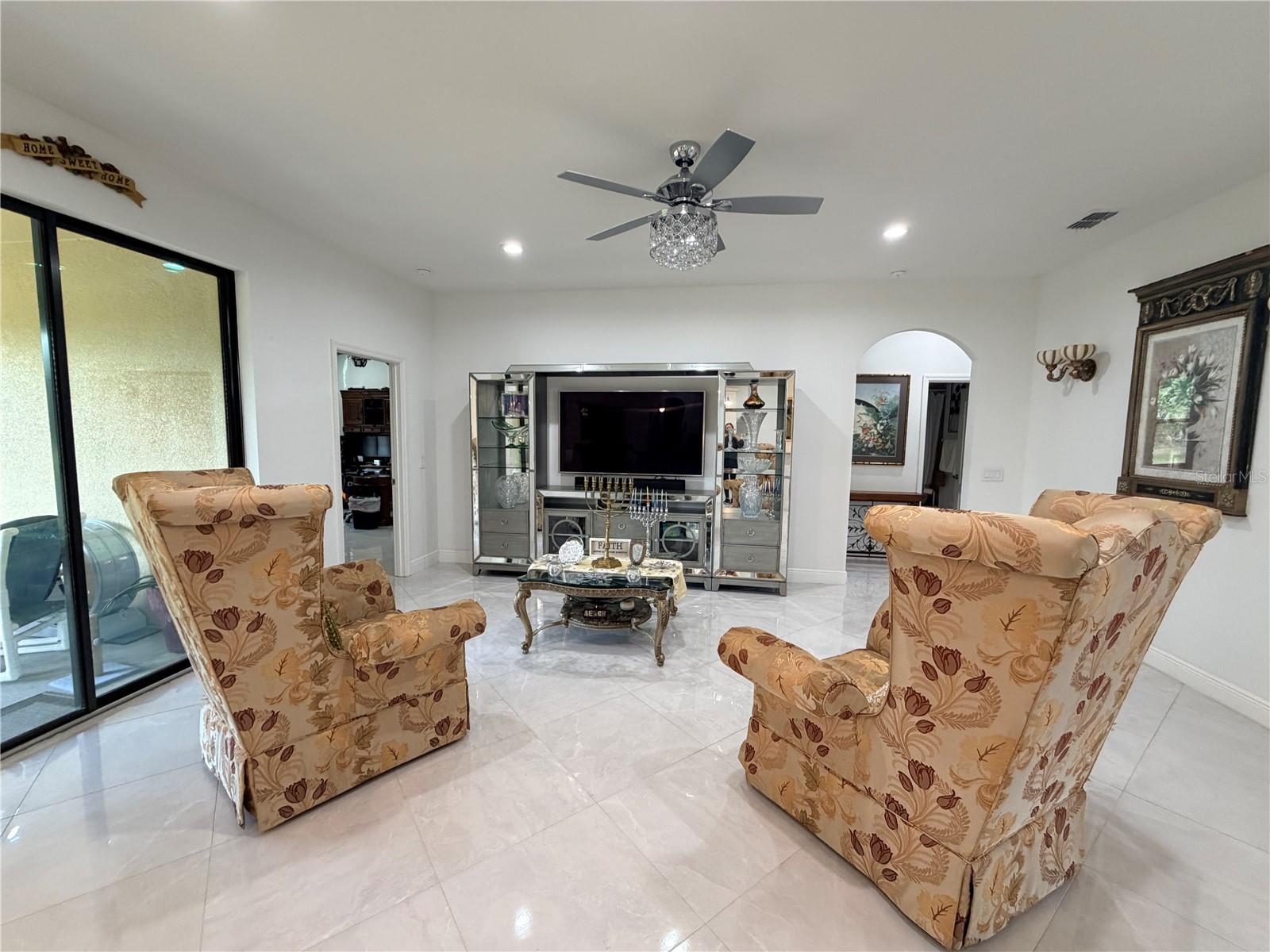 Image 8 of 83 For 1876 Creeks Vista Boulevard