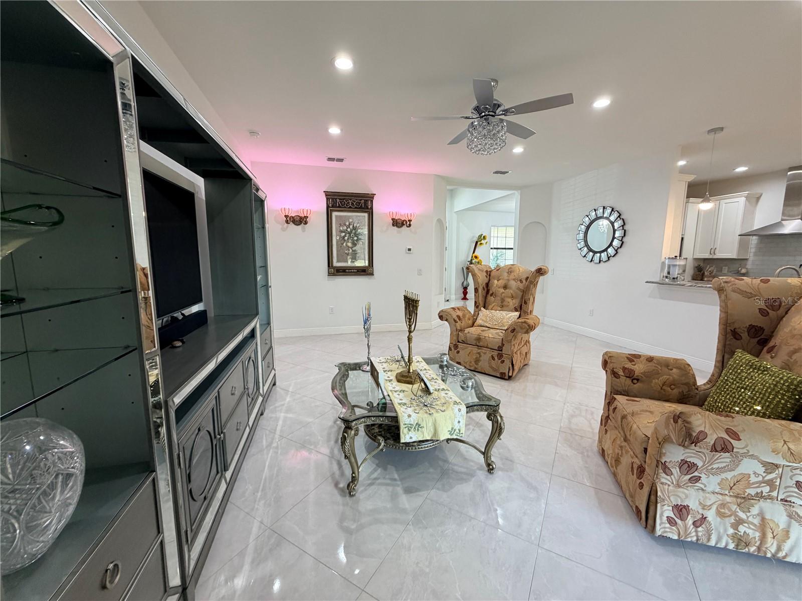 Image 9 of 83 For 1876 Creeks Vista Boulevard