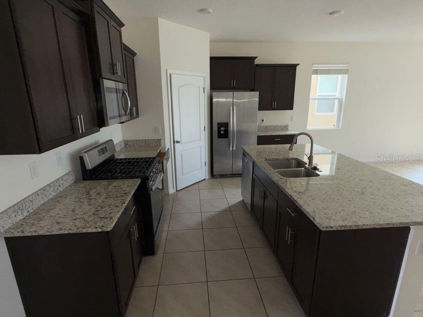 Image 10 of 16 For 7604 Oakmoss Loop