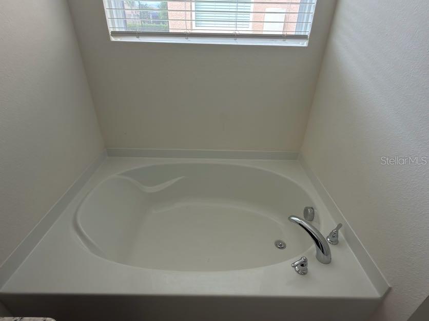 Image 14 of 16 For 7604 Oakmoss Loop