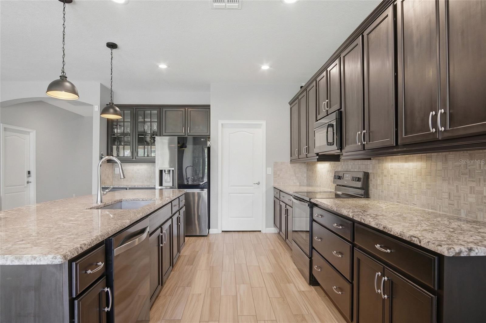 Image 18 of 43 For 6818 Goldflower Ave