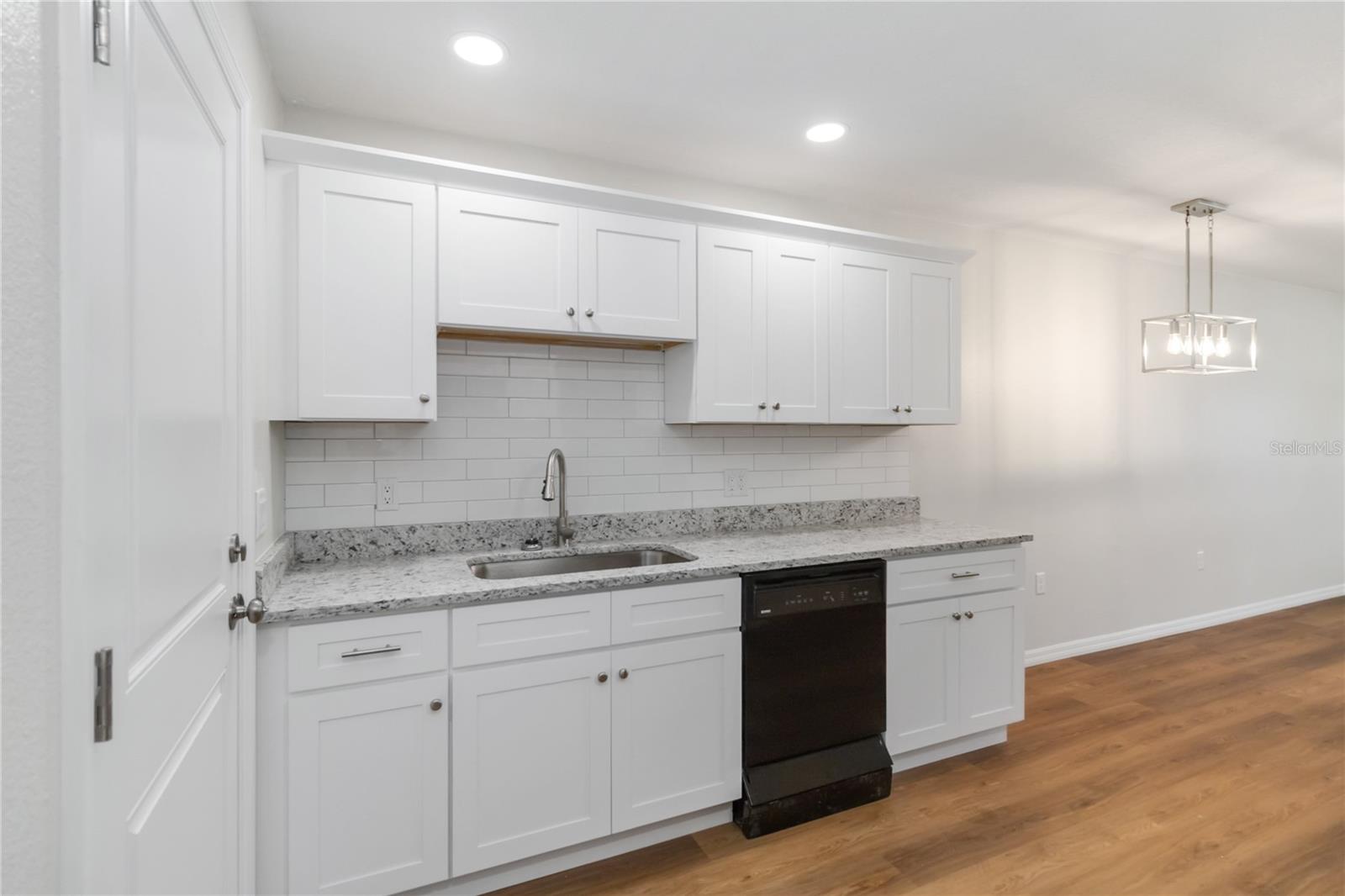 Image 11 of 29 For 217 Montana Avenue