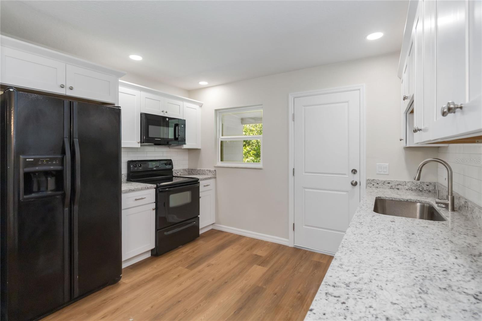 Image 12 of 29 For 217 Montana Avenue