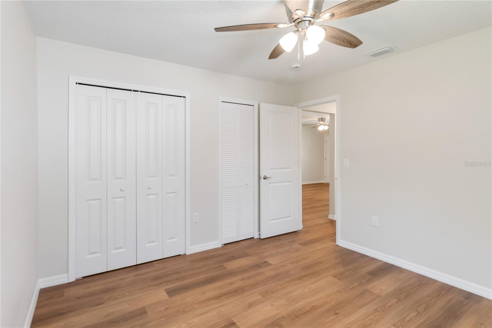 Image 21 of 29 For 217 Montana Avenue