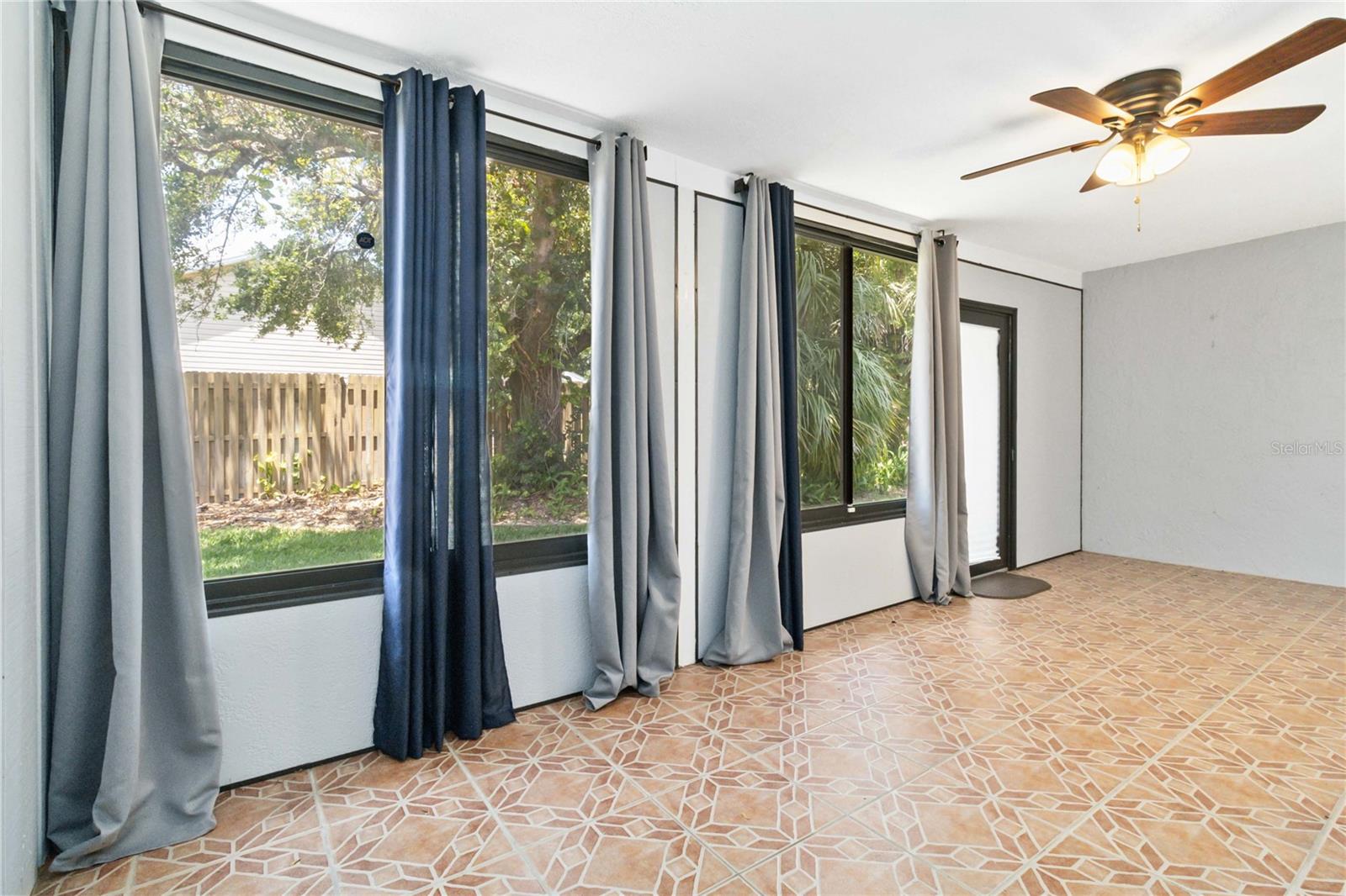 Image 23 of 30 For 3528 Bay Ct  