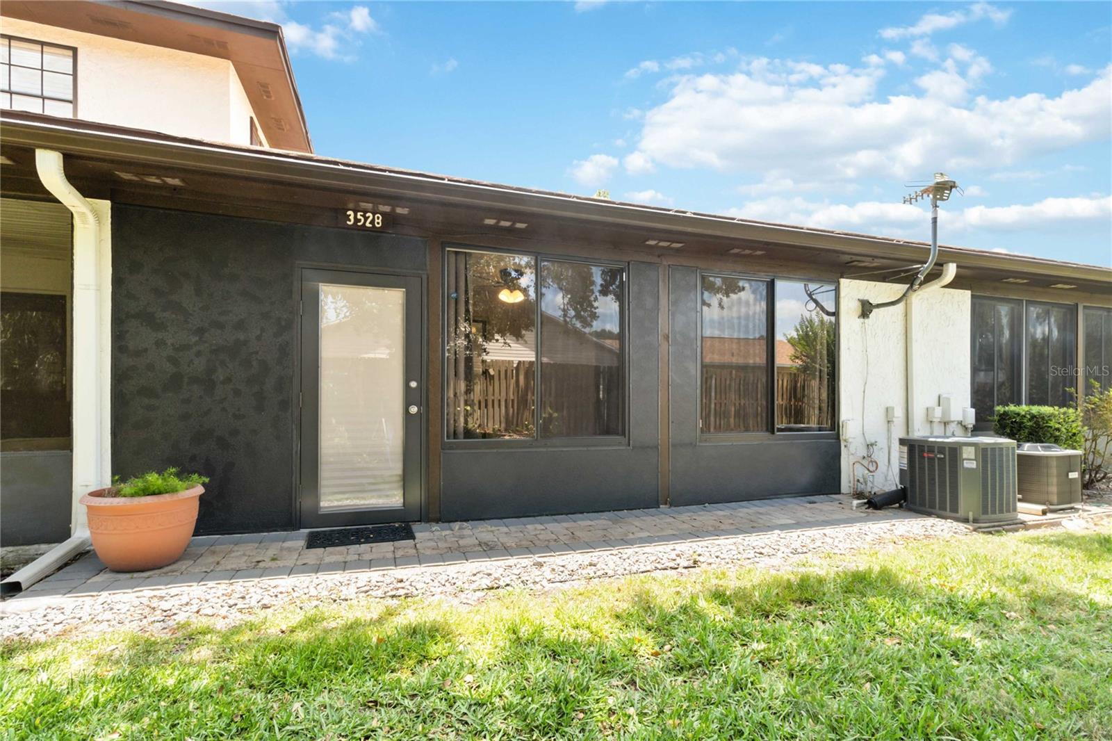 Image 26 of 30 For 3528 Bay Ct  